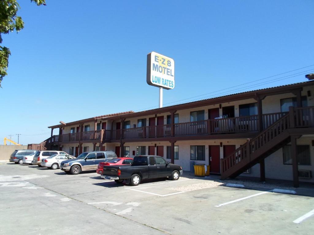 Ez 8 Motel Newark Esterno foto