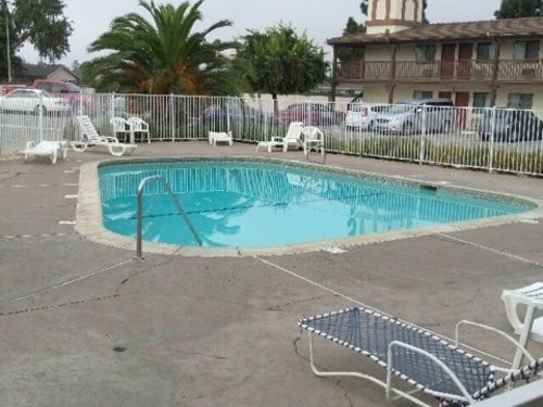 Ez 8 Motel Newark Esterno foto